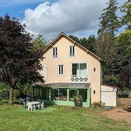 Maison Des Annees 30 - Vic-Sur-Cere - 14 Personnes Exterior photo