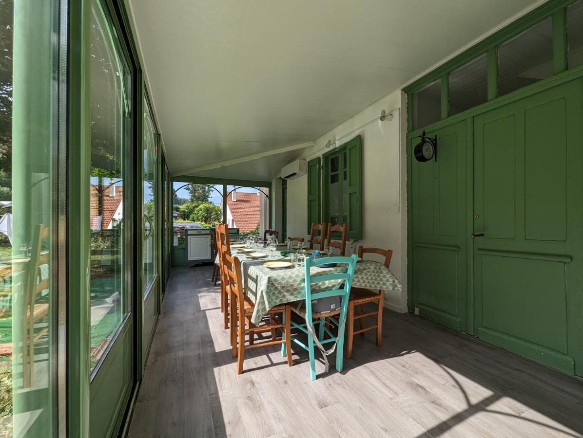 Maison Des Annees 30 - Vic-Sur-Cere - 14 Personnes Exterior photo